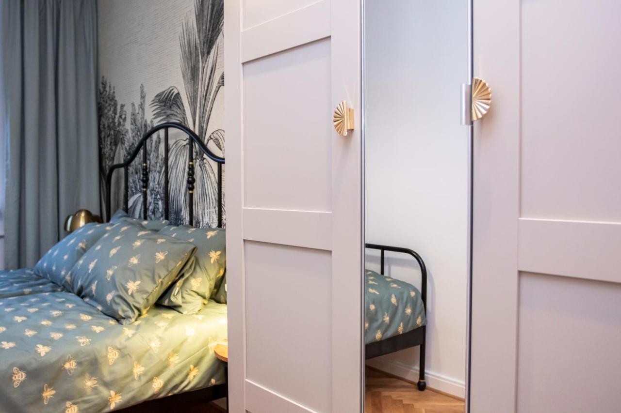 Apartament Przy Metrze Wierzbno Z Nuta Vintage Warszawa Exteriör bild