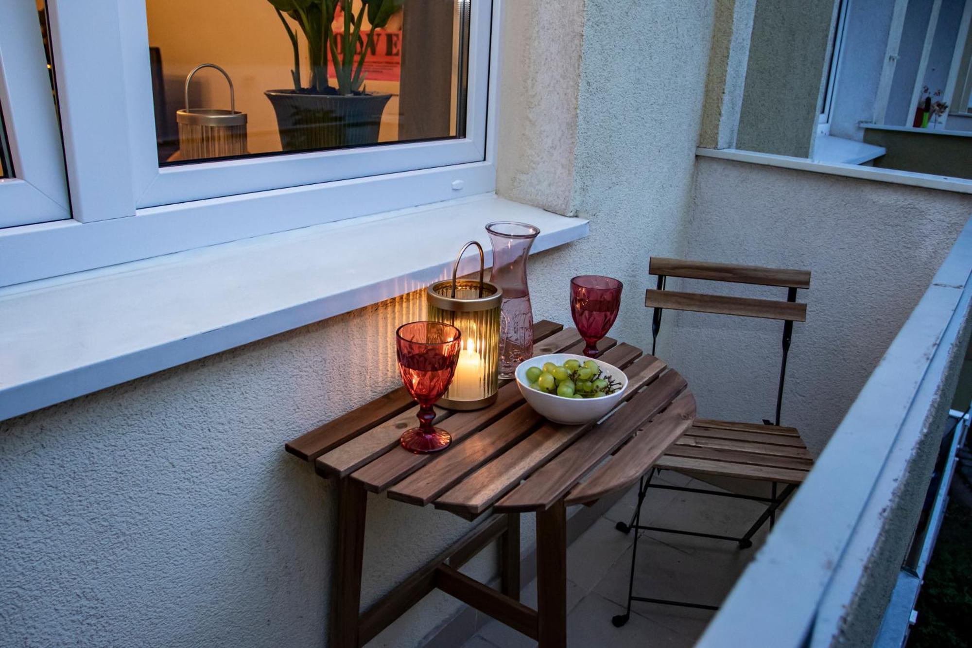 Apartament Przy Metrze Wierzbno Z Nuta Vintage Warszawa Exteriör bild